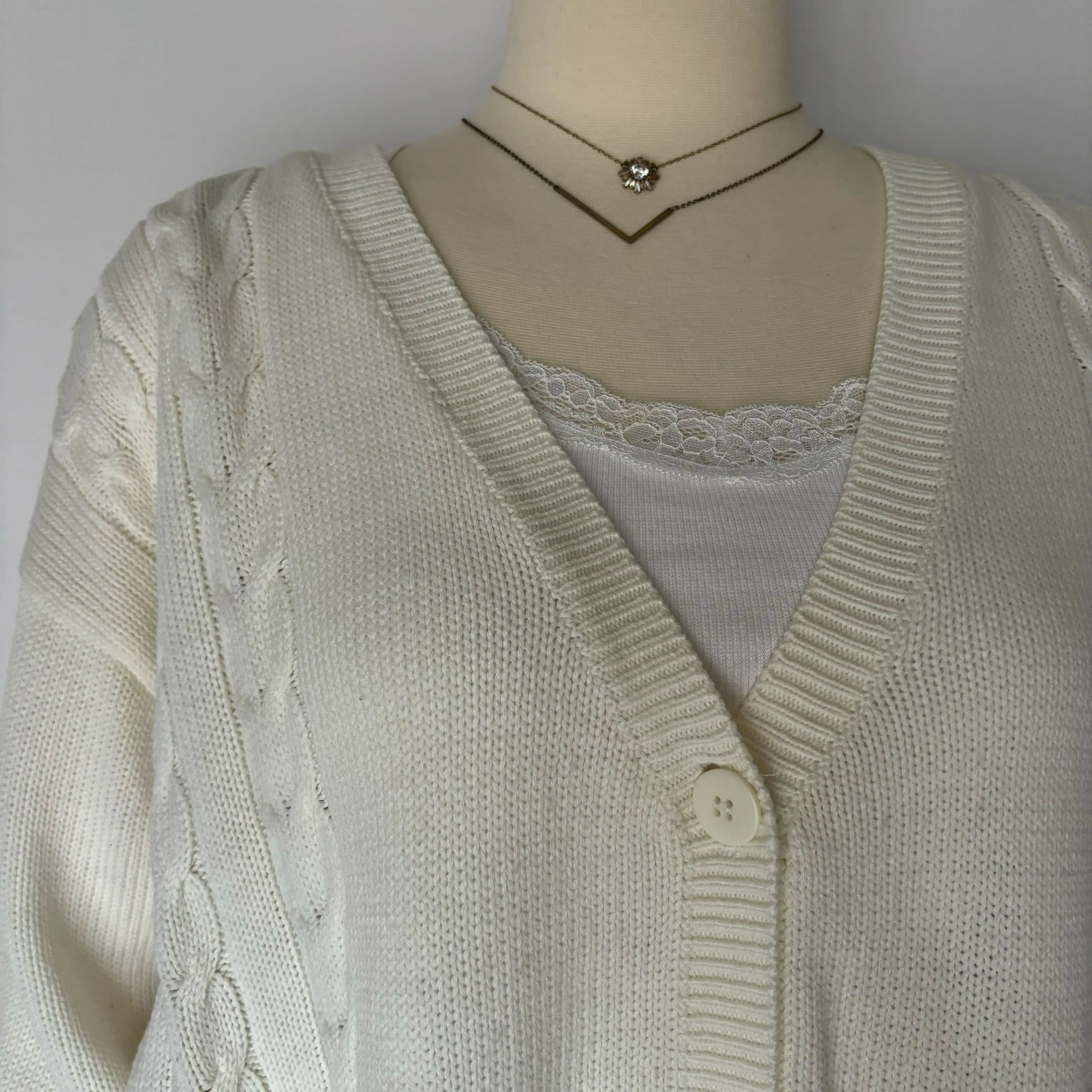 Cute Vintage White Knit Cardigan