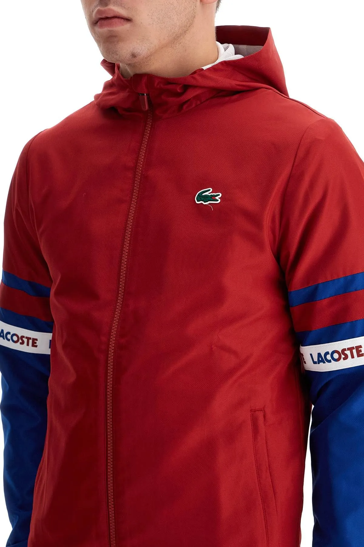 SPORTY JACKET WITH CONTRASTING SLEEVES